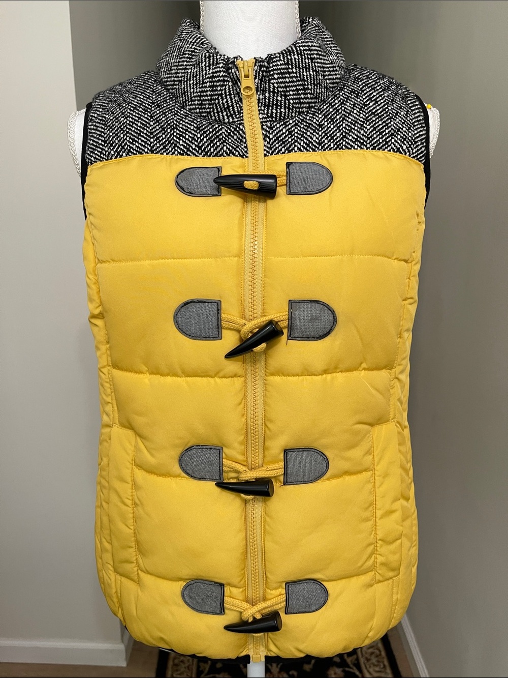 Ruff Hewn Yellow Quilted Puffer Vest Tweed Toggle Accents Size M